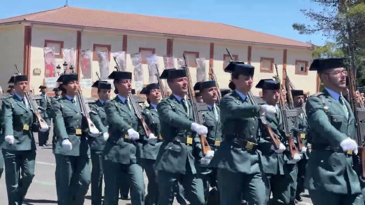 Uniforme diario de la Guardia Civil en modalidad B